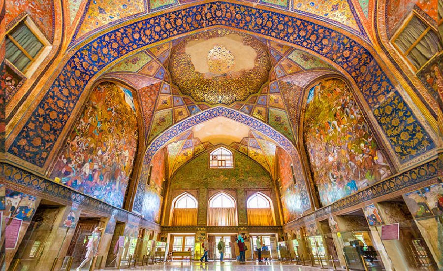 بررسی و تحلیل معماری دوره صفویه در ایران