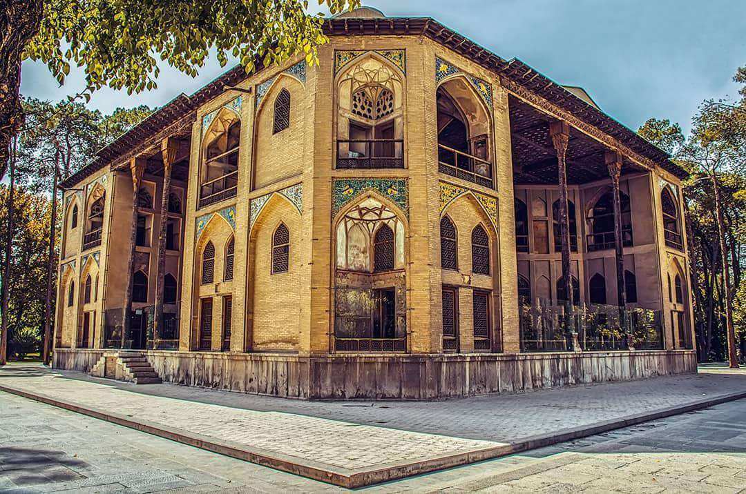 معماری کاخ هشت بهشت اصفهان